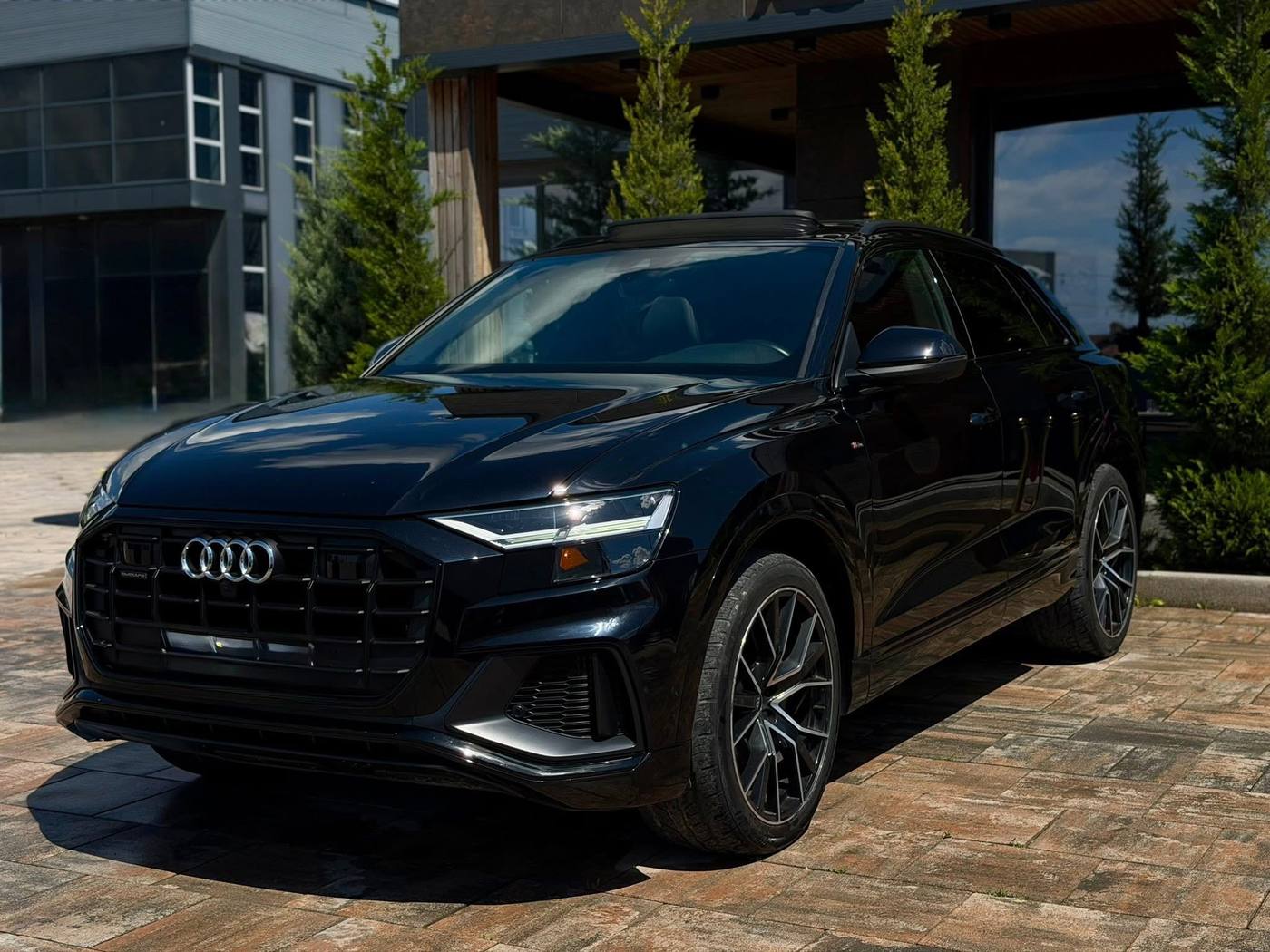AUDI Q8 2021